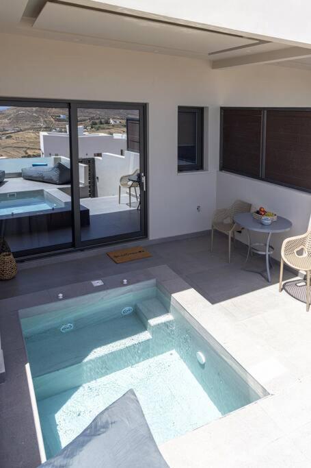 Pearl Suites And Villa Tínos Extérieur photo