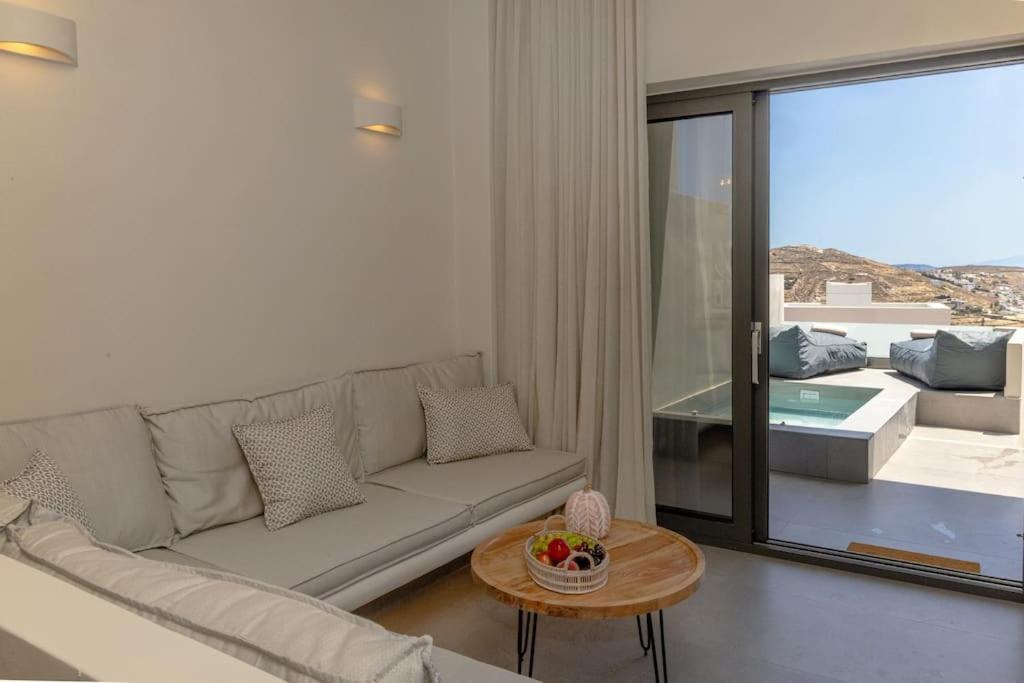 Pearl Suites And Villa Tínos Extérieur photo